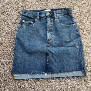 Aritzia jean skirt